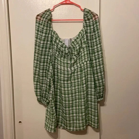 EUC Stradivarius green & white gingham mini dress sz L